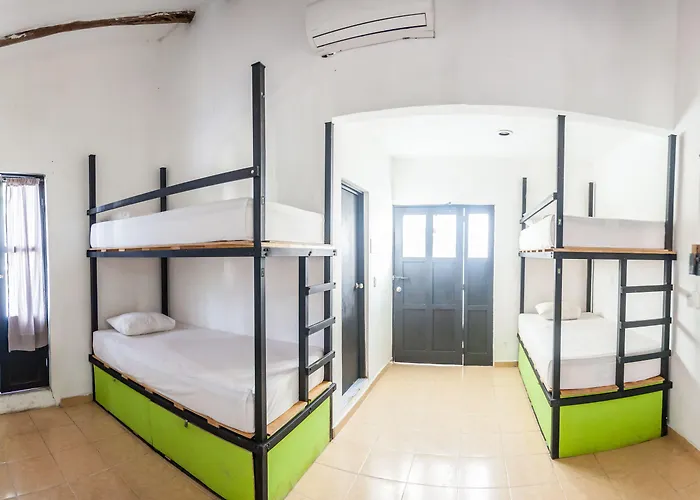 Che & Bar Adults Only Hostal *